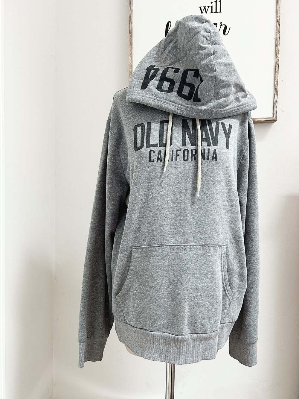 Old Navy California Graphic Pullover Hoodie in Heather Gray